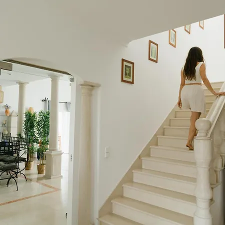 Δωμάτια σε οικογενειακή κατοικία Casa Do Sol Conscious Coliving Όμπιδος